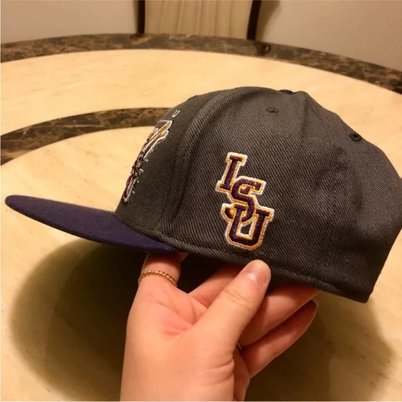 Stylish Men's Cap Collection Bundle - Picture 10 of 11